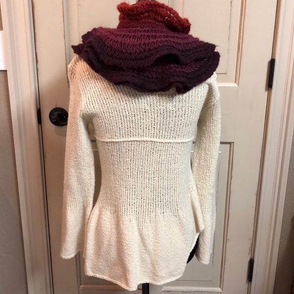 Cannisse Bamboo Asymmetrical Sweater - Picture 3 of 8